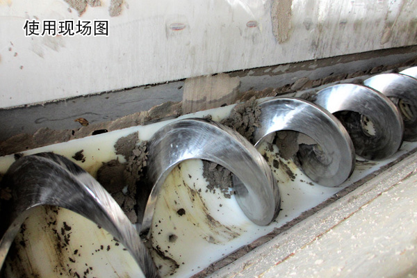  無軸螺旋輸送機(jī)可輸送污泥這種纏繞性 、粘黏性物料，輸送效果顯著